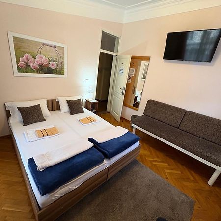 Hostel Dino Mostar Bagian luar foto