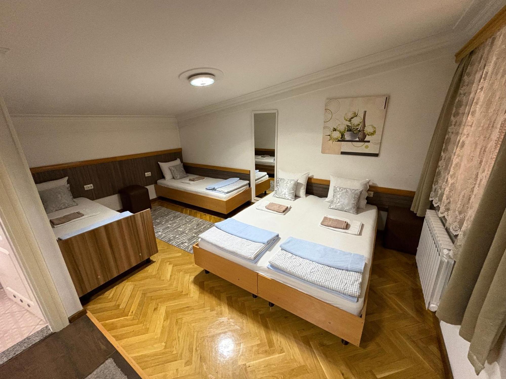 Hostel Dino Mostar Bagian luar foto